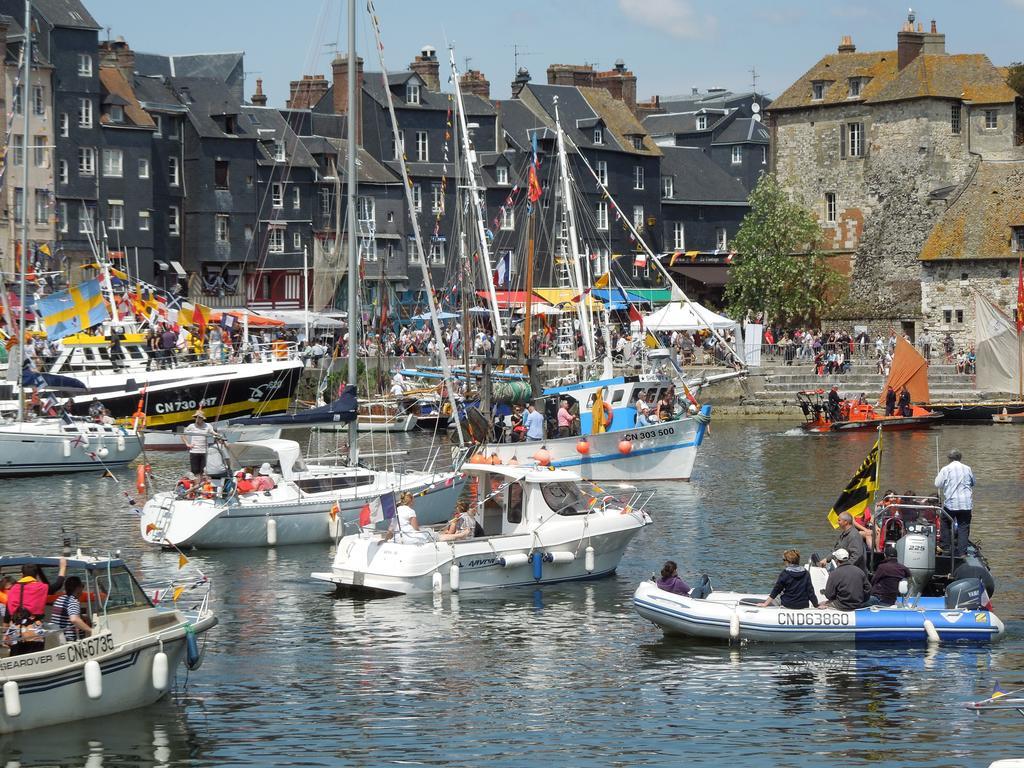 Charmant 2 Pieces Honfleur Buitenkant foto